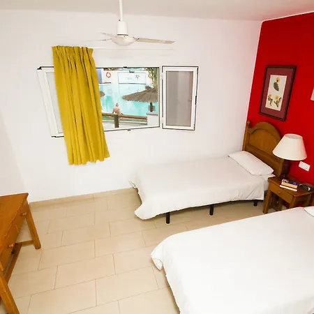 Aparthotel Parque Tropical En Lanzarote 2*