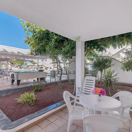 Aparthotel Parque Tropical En Lanzarote 2*