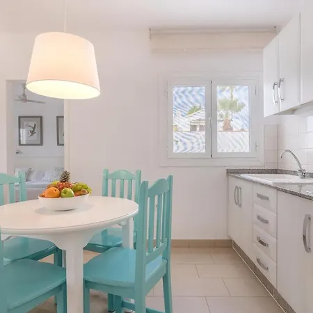 Aparthotel Parque Tropical En Lanzarote 2*